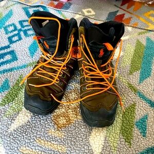 Polo all terrain boot size 13 in great condition,ergonomic instep for comfort